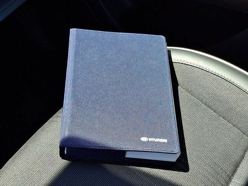 Certified 2025 Hyundai Venue Limited FWD image 25