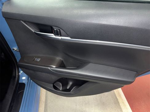 Used 2024 Toyota Camry SE image 20
