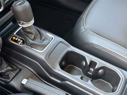 New 2025 Jeep Gladiator Sport image 25