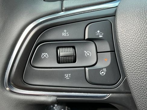 Used 2023 Buick Envision Avenir AWD/4WD image 32