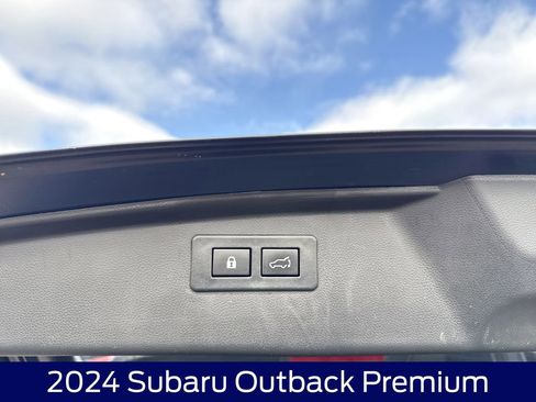 Used 2024 Subaru Outback Premium image 17