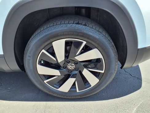Used 2024 Volkswagen Atlas Cross Sport SE AWD/4WD image 15