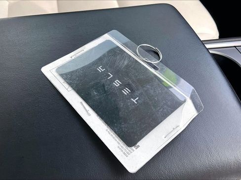 Used 2022 Tesla Model 3 Long Range AWD/4WD image 11