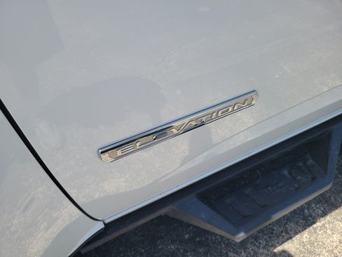 Used 2022 GMC Canyon Elevation w/ Elevation Premium Package RWD image 5