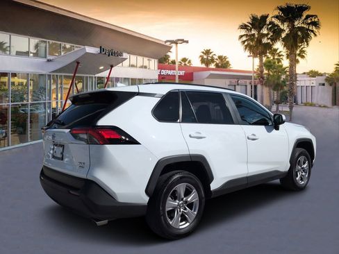 Used 2025 Toyota RAV4 XLE AWD/4WD image 3