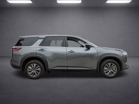 Used 2025 Nissan Pathfinder S image 3