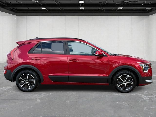 Used 2024 Kia Niro EX FWD image 4