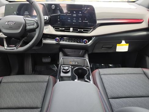 New 2026 Chevrolet Equinox RS w/ Convenience Package III FWD image 17