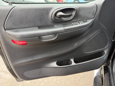 Used 2003 Ford F150 XLT image 13
