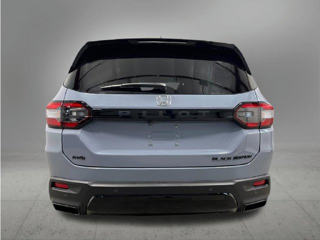 New 2026 Honda Pilot Black Edition image 4