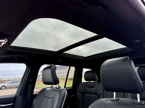 Used 2023 Jeep Grand Cherokee Overland w/ Luxury Tech Group IV image 34