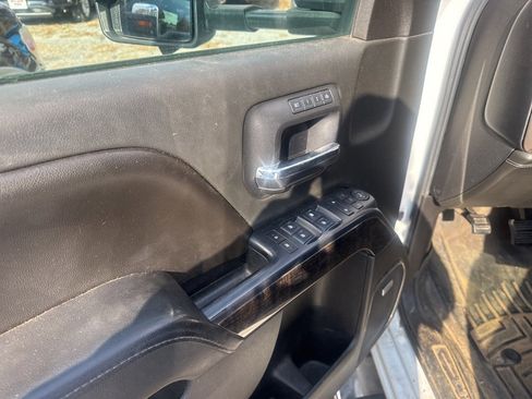Used 2016 GMC Sierra 3500 Denali w/ Duramax Plus Package image 17