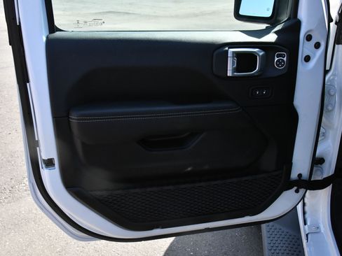 Used 2023 Jeep Wrangler Unlimited Sahara w/ Cold Weather Group AWD/4WD image 16