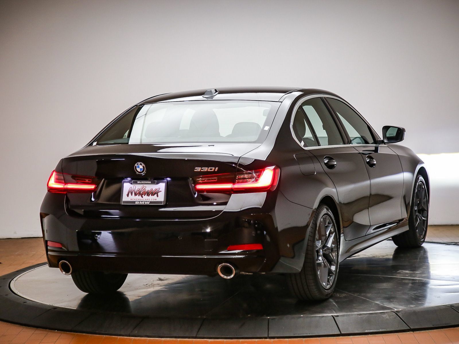 Used 2026 BMW 330i Sedan w/ Premium Package RWD image 5