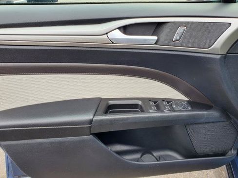Used 2019 Ford Fusion SE w/ Equipment Group 151A FWD image 19