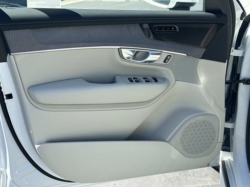 New 2026 Volvo XC90 T8 Ultra w/ Protection Package Premier image 11