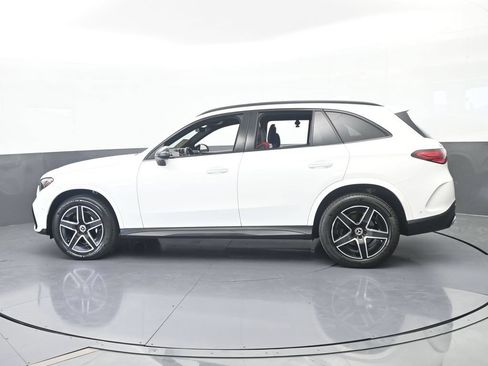 Used 2025 Mercedes-Benz GLC 300 image 3
