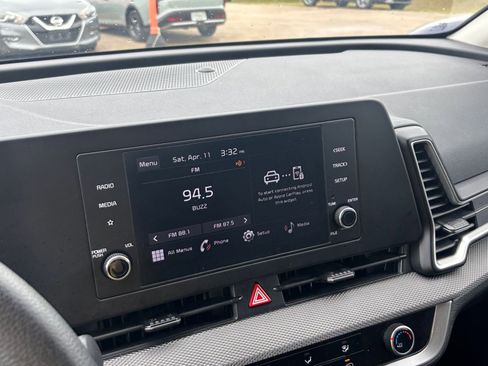 Used 2025 Kia Sportage LX image 20