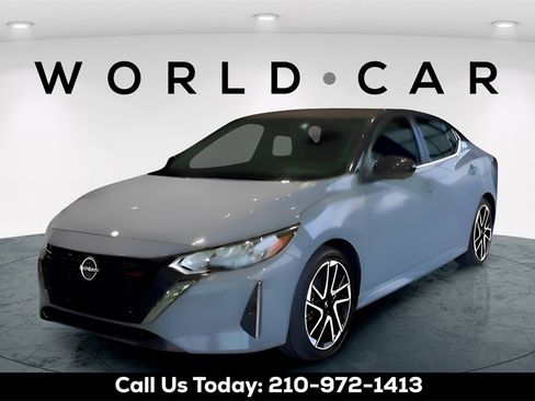 Used 2025 Nissan Sentra SR w/ SR Premium Package image 3