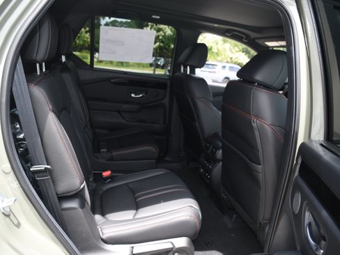 New 2026 Honda Pilot TrailSport image 10