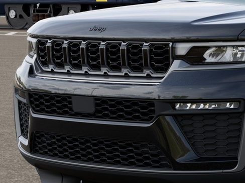 New 2026 Jeep Grand Cherokee L Limited AWD/4WD image 11