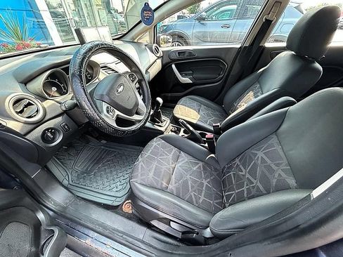 Used 2013 Ford Fiesta SE FWD image 9