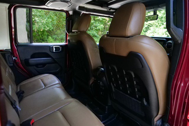 Used 2021 Jeep Wrangler Unlimited Rubicon AWD/4WD image 35