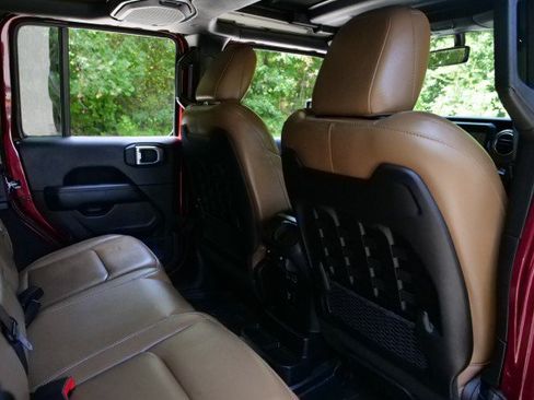 Used 2021 Jeep Wrangler Unlimited Rubicon AWD/4WD image 35
