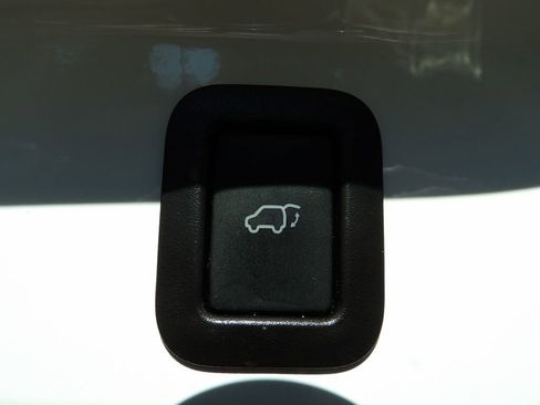 Used 2019 Toyota Highlander Limited Platinum image 30