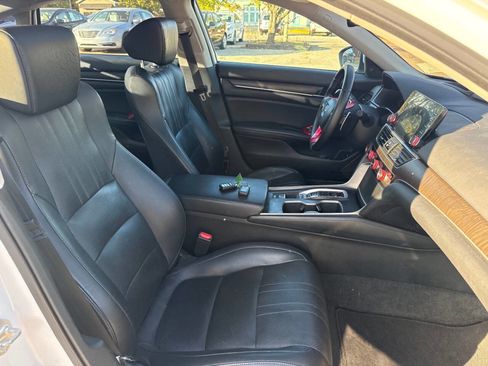 Used 2018 Honda Accord Touring image 31