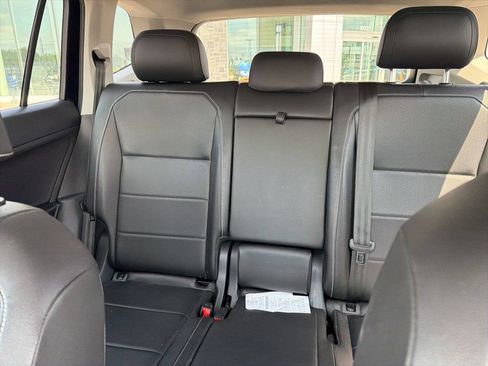Used 2021 Volkswagen Tiguan SE AWD/4WD image 8