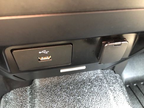 Used 2018 Ford F250 XL w/ Power Equipment Group AWD/4WD image 30