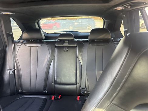 Used 2016 BMW X5 M image 17