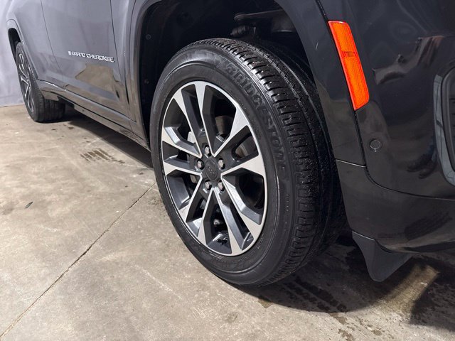 Used 2023 Jeep Grand Cherokee Overland AWD/4WD image 17