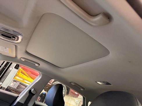 Used 2024 Hyundai Kona Limited image 11