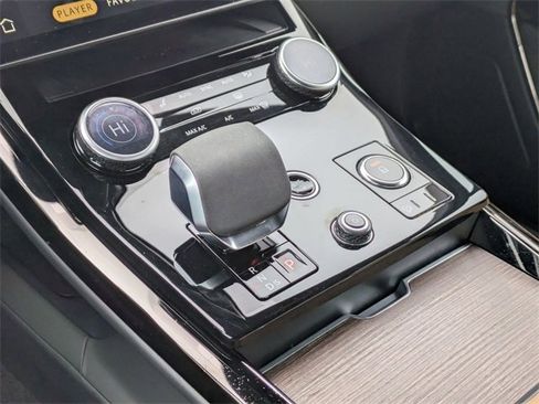 Used 2023 Land Rover Range Rover Sport SE image 9