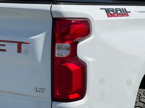 Used 2020 Chevrolet Silverado 1500 LT Trail Boss AWD/4WD image 34