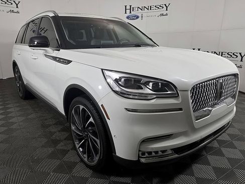 Used 2023 Lincoln Aviator Reserve w/ Equipment Group 201A image 4