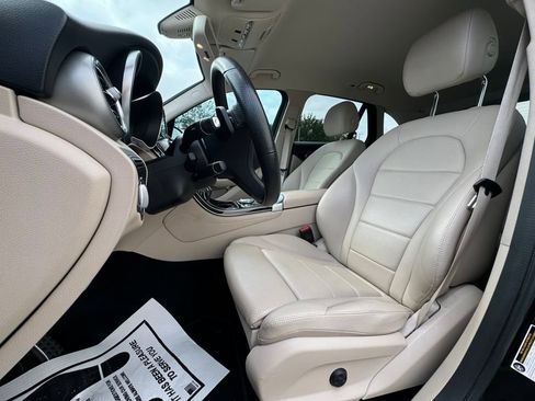 Used 2019 Mercedes-Benz GLC 300 image 4
