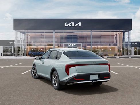 New 2026 Kia K4 FWD image 4