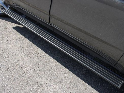 Used 2021 Chevrolet Suburban High Country w/ Premium Package image 6