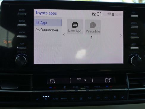 Used 2023 Toyota Sienna Limited FWD image 54