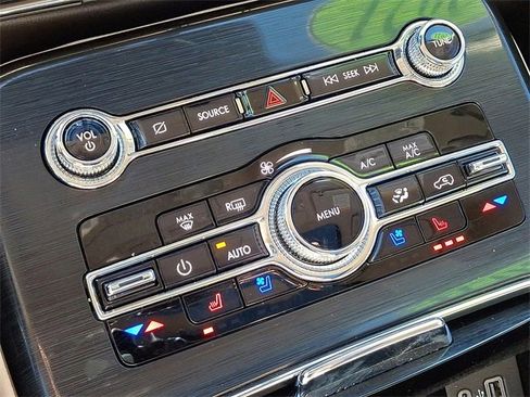 Used 2021 Lincoln Nautilus Reserve w/ Equipment Group 201A image 18