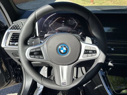Used 2026 BMW X5 xDrive50e w/ M Sport Package AWD/4WD image 18