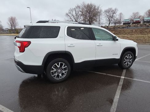 Used 2023 GMC Acadia SLT w/ Preferred Package image 3