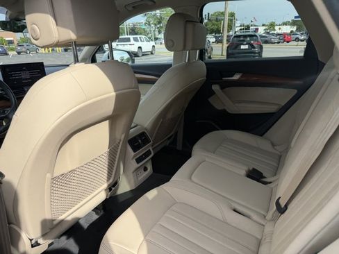 Used 2023 Audi Q5 2.0T Premium Plus w/ Premium Plus Package AWD/4WD image 6