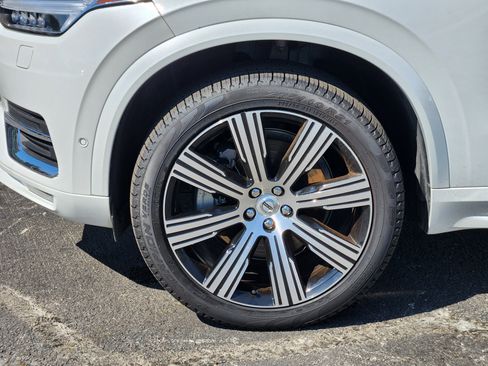 Certified 2025 Volvo XC90 B6 Plus w/ Protection Package Premier image 18