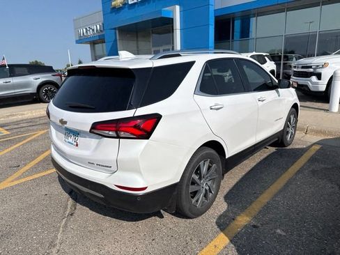 Used 2023 Chevrolet Equinox Premier AWD/4WD image 4
