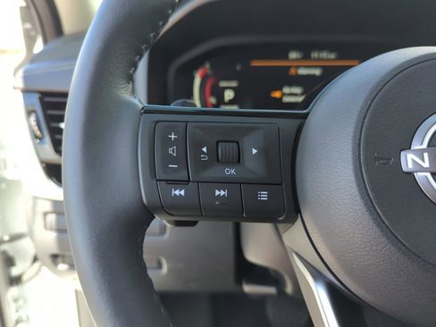 Certified 2024 Nissan Rogue SL FWD image 39