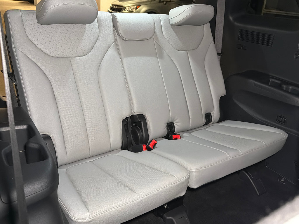Used 2022 Hyundai Palisade SEL w/ Premium Package AWD/4WD image 17